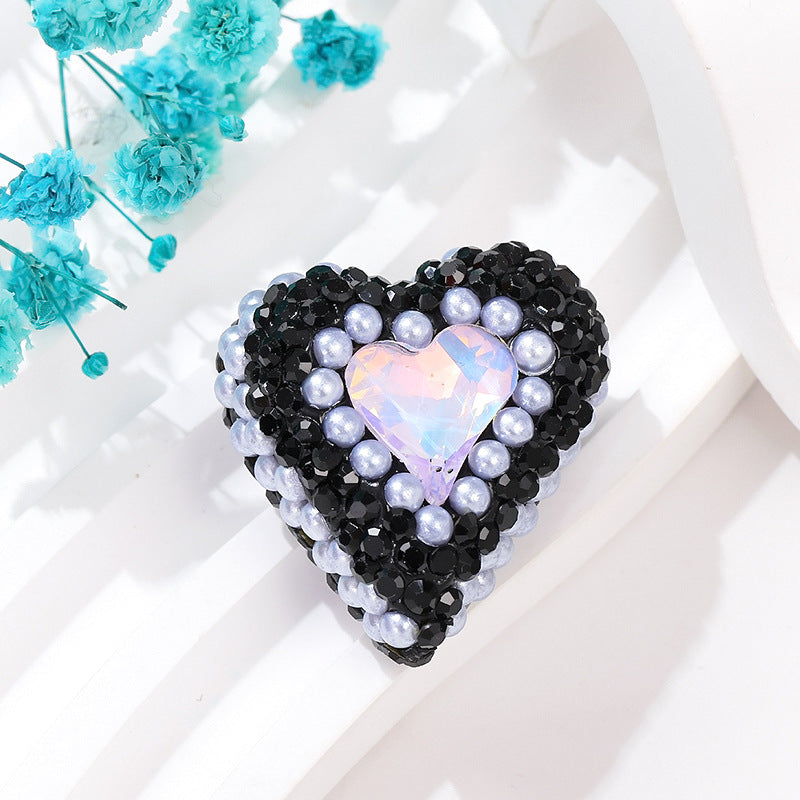 Wholesale of Colored Soft Pottery with Twisted Hearts and Double-sided Diamond Inlaid Beads